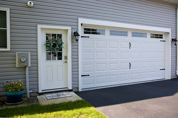 24/7 Emergency Garage Door Panel Replacement experts in Camden, TN